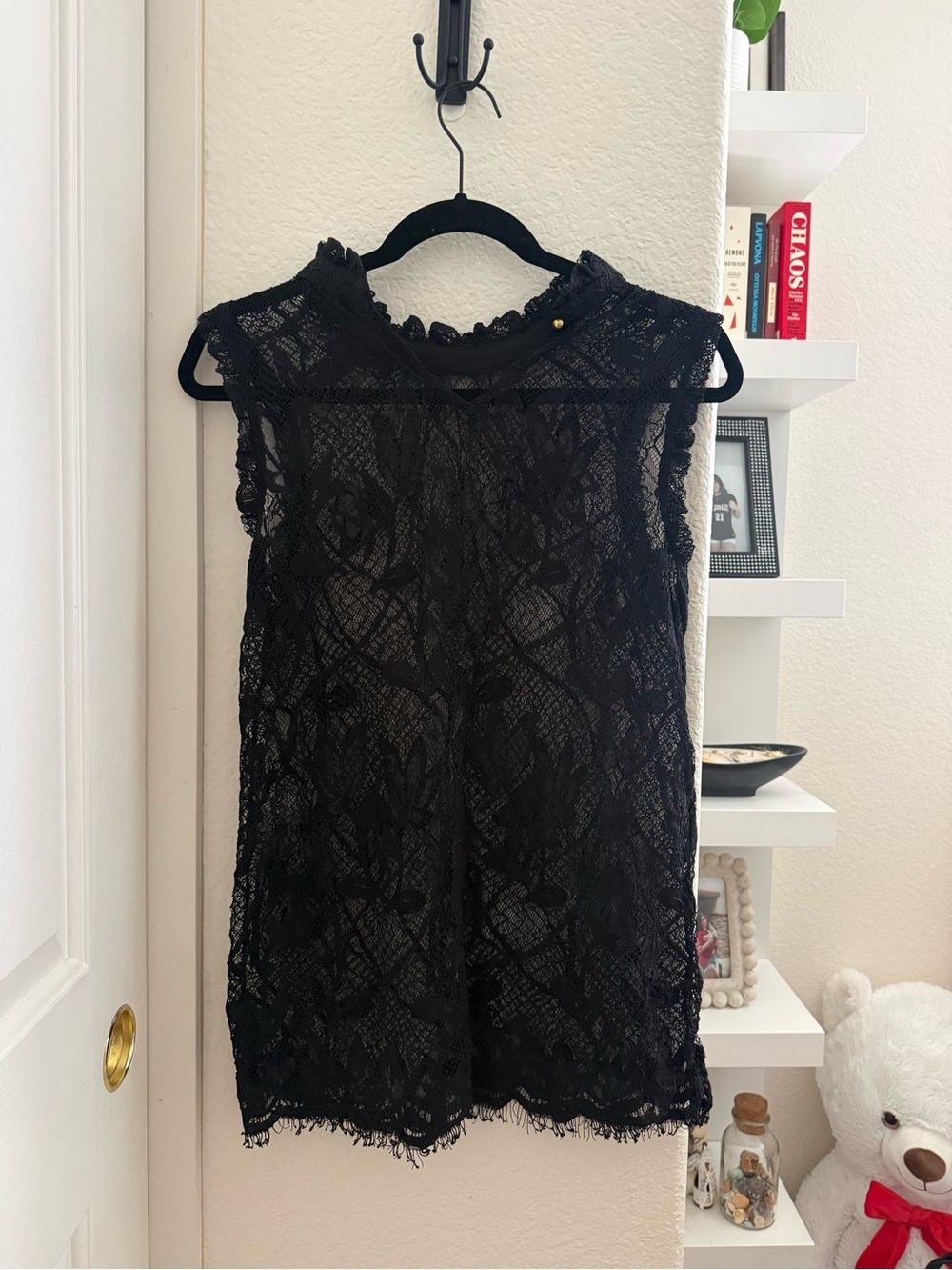 Who What Wear Black Lace Sleeveless Blouse
